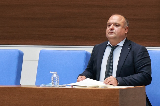 Проблемът с почистването на речните корита в страната е изключително тревожен, каза министър Петър Димитров