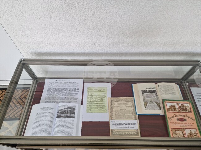 Разград - изложба - библиотека