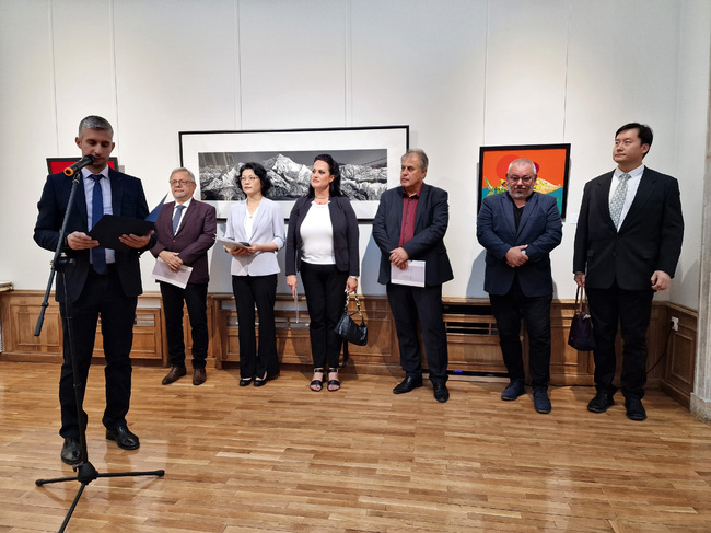 Exhibition in Veliko Tarnovo Marks 75th Anniversary of Bulgarian-Chinese Diplomatic and Cultural Relations