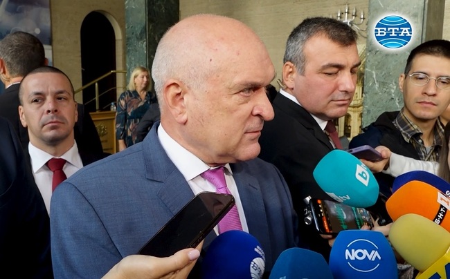 Тонът, който използва Република Северна Македония, няма да ѝ помогне да стане член на ЕС, смята Димитър Главчев