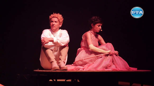 „Малкият принц“ в Младежкия театър: Притча за любовта към човека