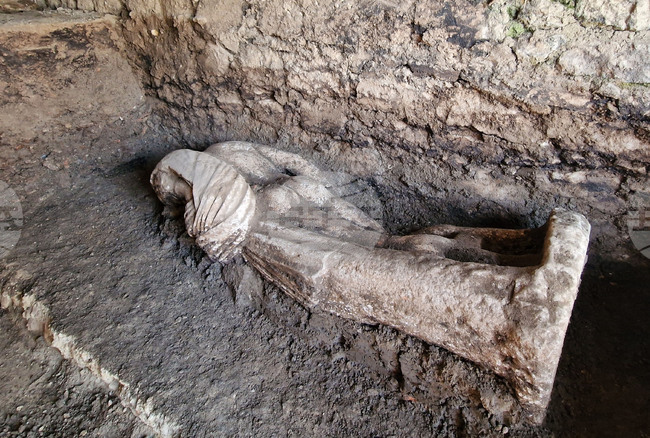 Петрич - Хераклея Синтика - мраморна статуя