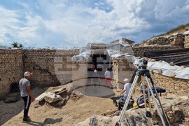 Петрич - Хераклея Синтика - мраморна статуя