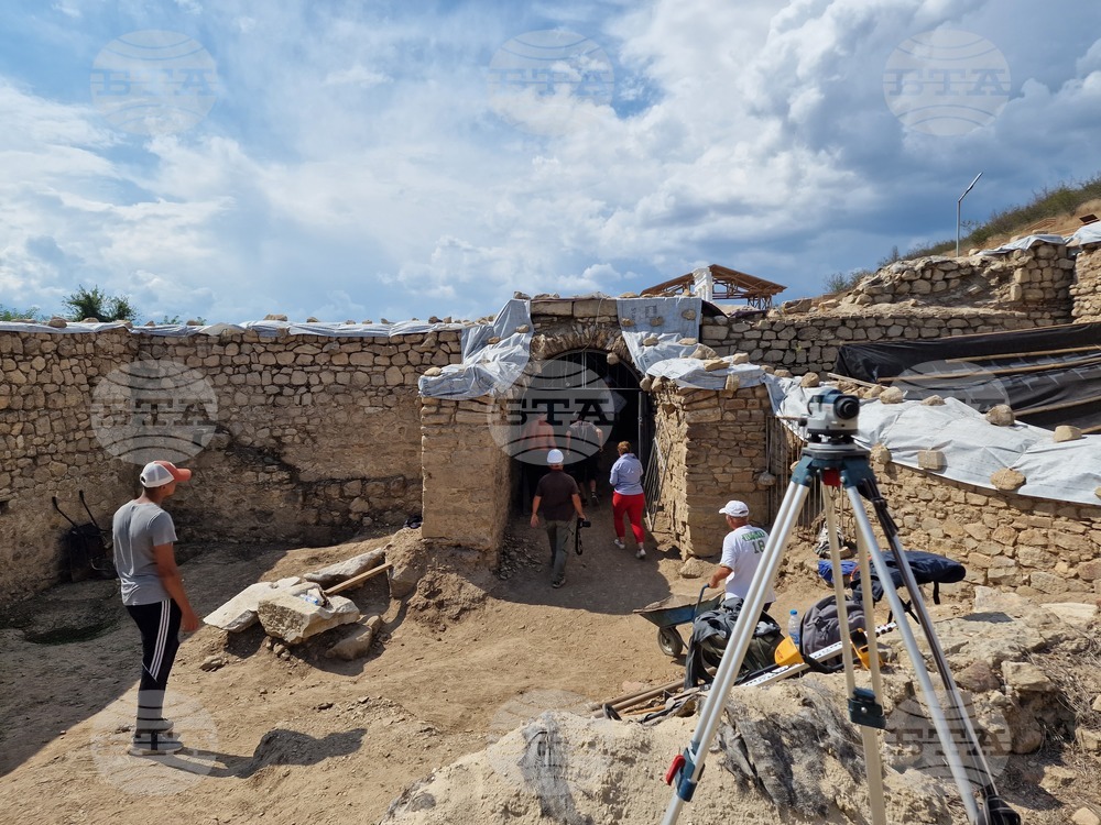 Петрич - Хераклея Синтика - мраморна статуя