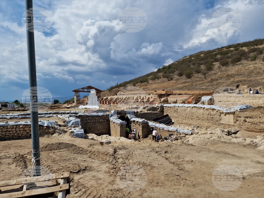 Петрич - Хераклея Синтика - мраморна статуя