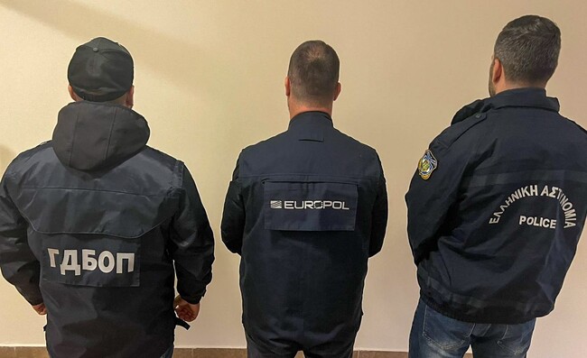 МВР: Служители на ГДБОП разбиха престъпна мрежа за трафик на мигранти