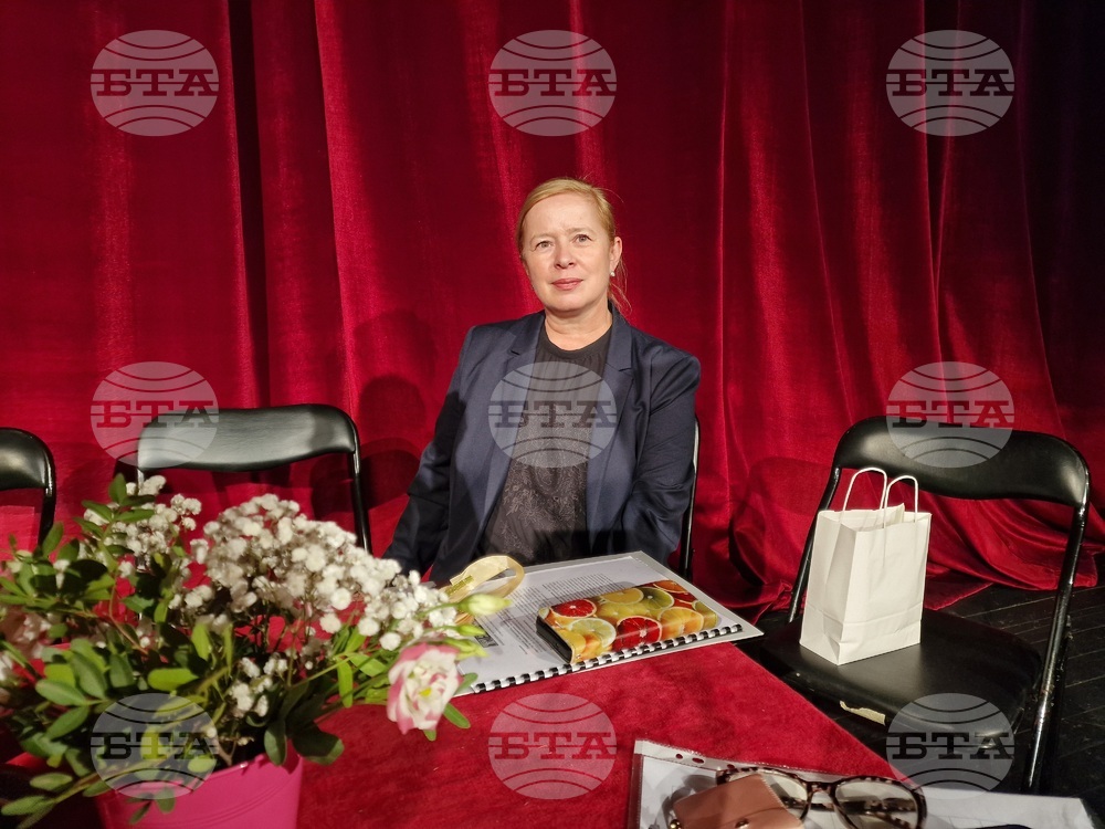 Новият директор на Пернишкия драматичен театър Екатерина Кънчева представи своя екип и концепции