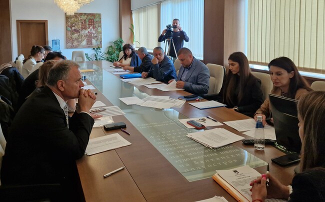 Партиите и коалициите постигнаха съгласие за състава на местата в секционните избирателни комисии в община Самоков на изборите на 27 октомври