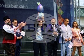 Троян - Български фестивал на сливата - откриване