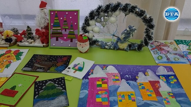 Повече от 300 деца и ученици от Разград и страната твориха на тема „Коледни фантазии"