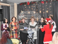 Концерт, наречен „Коледно чудо“, се състоя в наскоро откритата Арт-кафе-книжарница в Ловеч