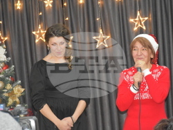 Концерт, наречен „Коледно чудо“, се състоя в наскоро откритата Арт-кафе-книжарница в Ловеч