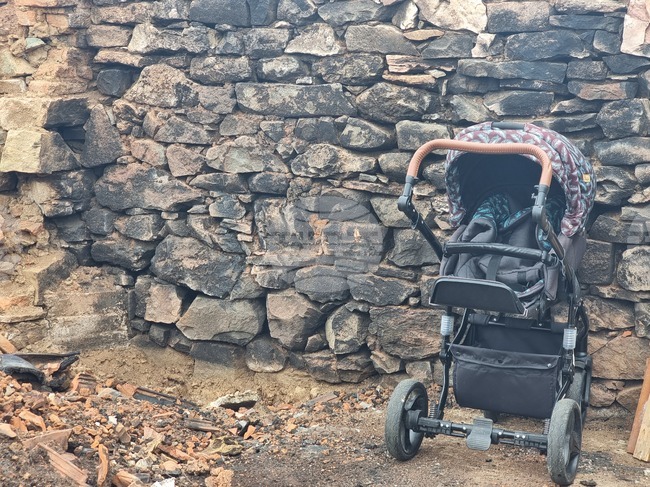 Продължава изграждането на нови домове за хората, чиито къщи изгоряха при пожарите в боляровските села Воден и Крайново