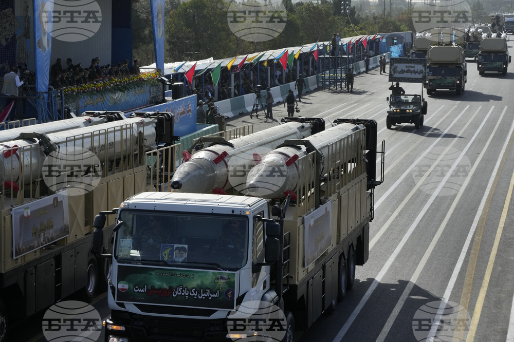 Иранската Революционна гвардия заяви, че е в пълна готовност и е увеличила ракетните си запаси
