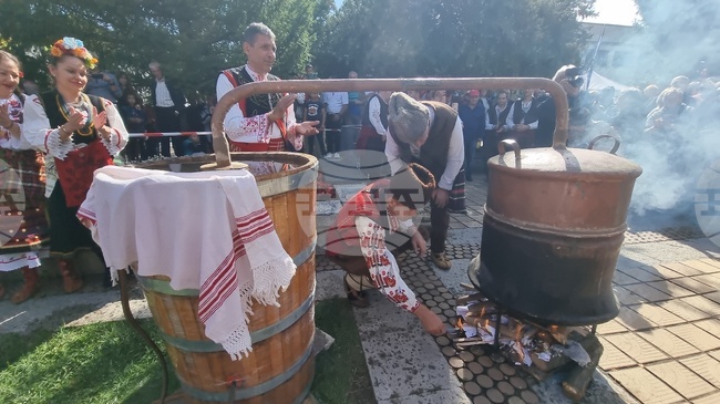 Троян - Български фестивал на сливата