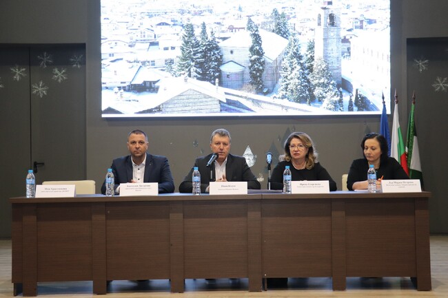 Община Банско: Работна среща на Министерство на туризма, Община Банско и туристическия бранш