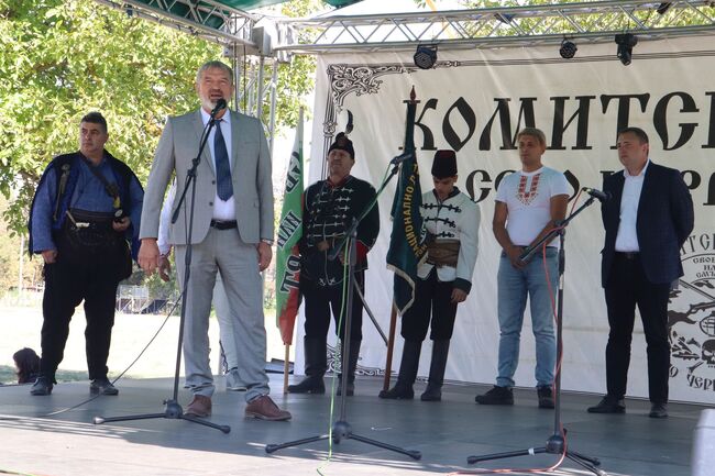 Драгомир Драганов: Традициите от миналото трябва да се предават на младото поколение, защото именно те ни определят като народ