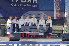 Село Орешак - Български фестивал на сливата