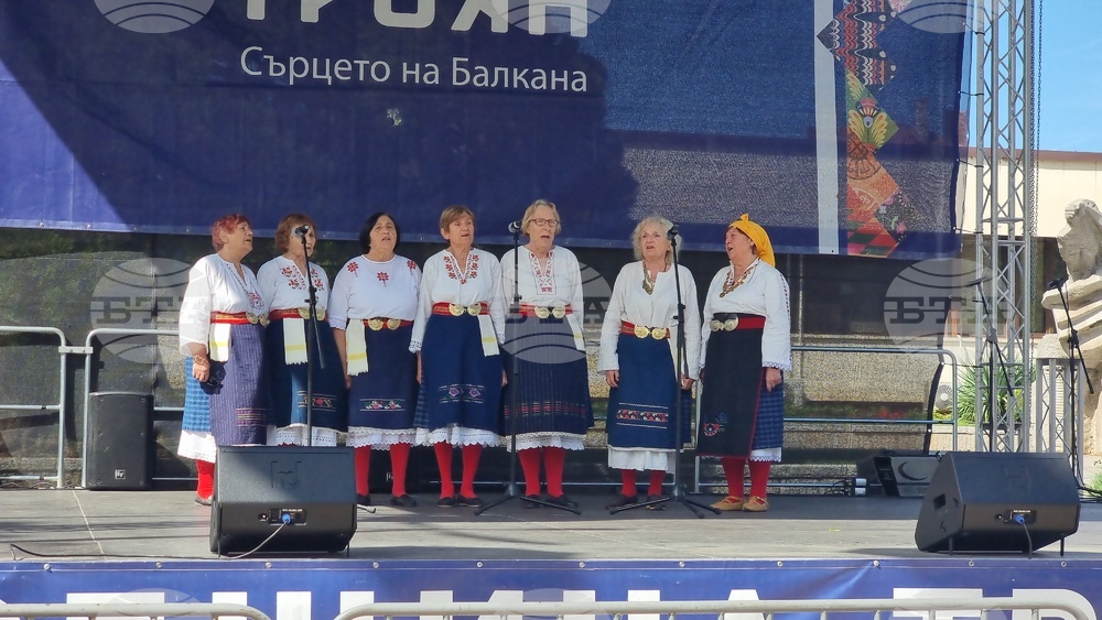 Село Орешак - Български фестивал на сливата