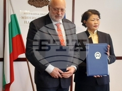    Министър Минеков и Н. Пр. г-жа Лхагвасурен Саянаа подписаха програма за сътрудничество в областта на културата, образованието и науката между България и Монголия