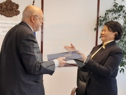    Министър Минеков и Н. Пр. г-жа Лхагвасурен Саянаа подписаха програма за сътрудничество в областта на културата, образованието и науката между България и Монголия