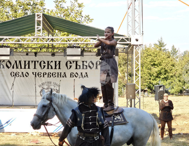 Червена вода - Комитски събор - възстановки