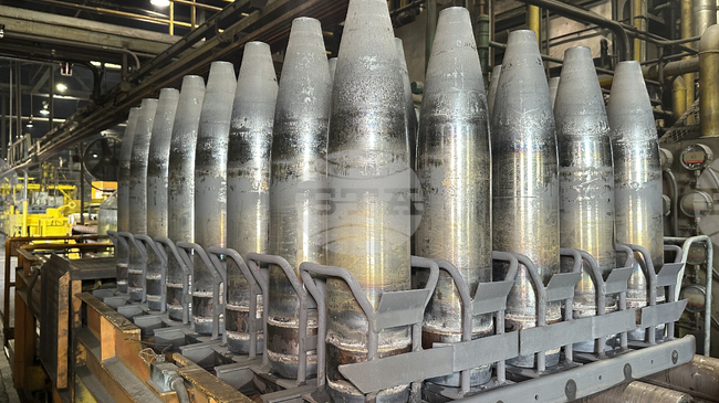 Севернокорейските доставки на артилерийски снаряди за Русия са спаднали с повече от наполовина, съобщи украинското военно разузнаване