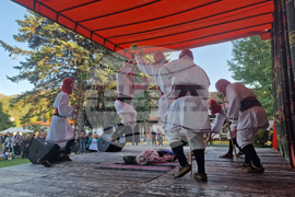 Троян - Орешак - Български фестивал на сливата - концерти - конкурси