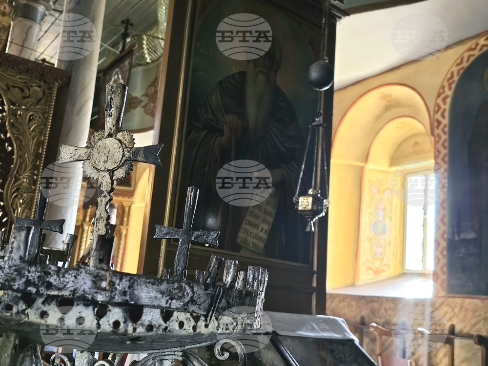 Храмът в русенското село Червена вода пази спомените на преселници от Балкана и подвига на четата на Върбан Юрданов