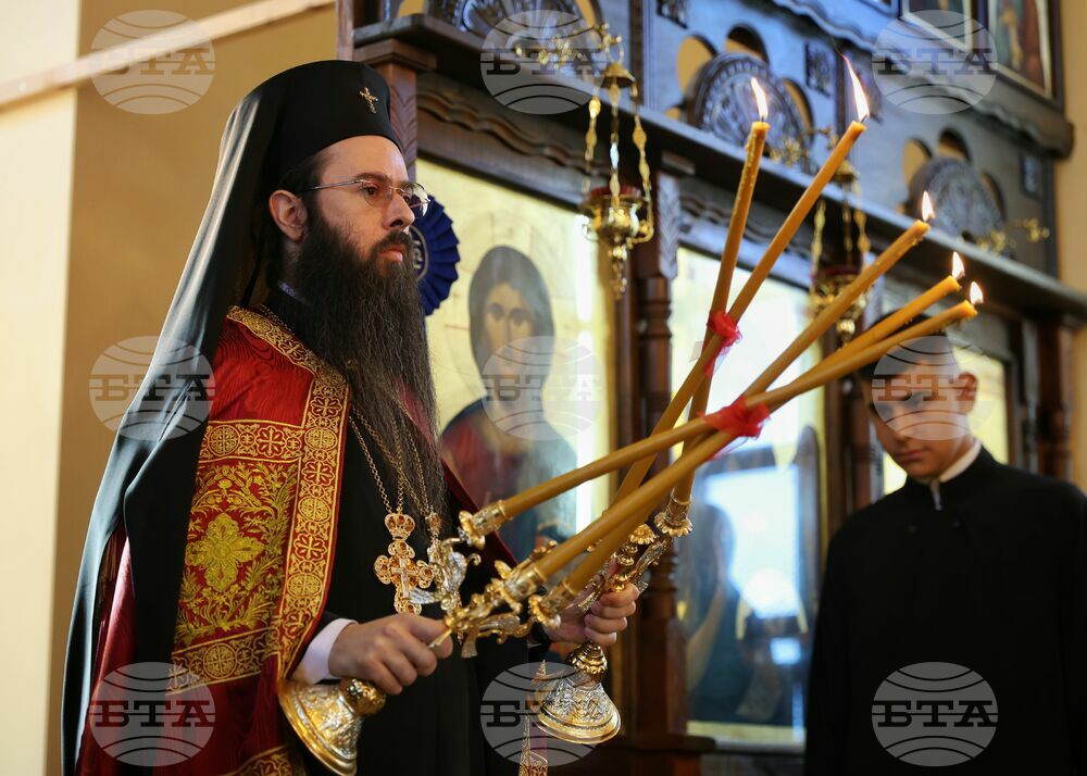 Средец - Сливенски митрополит Арсений - храм - освещаване