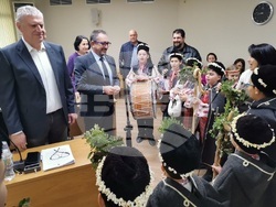 Снимка: Общински съвет - Плевен - С коледарски поздрав започна последното за годината заседание на Общински съвет - Плевен