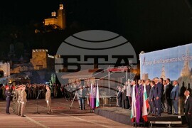 Велико Търново - Ден на Независимостта на България - заря-проверка