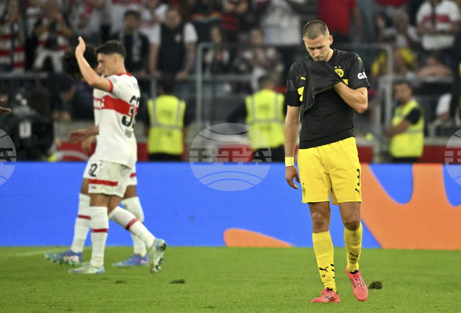 Защитникът на Борусия Дортмунд Валдемар Антон ще пропусне предстоящите мачове в Борусия Мьонхенгладбах и Барселона