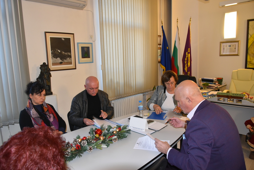 Община Ловеч отпусна безлихвен заем на СУ „Св. Климент Охридски“  