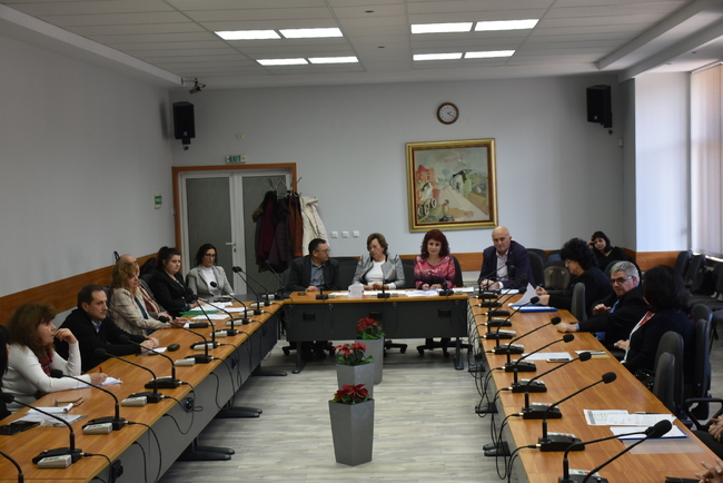 Община Ловеч: Работна среща по държавния план-прием за учебната 2023/24 година се проведе в Община Ловеч