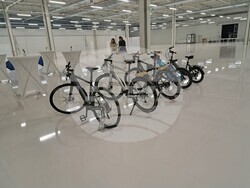 Министър Пулев връчи договор за насърчителни мерки за над 1,5 млн. лв. на компанията „Е-Велокс“