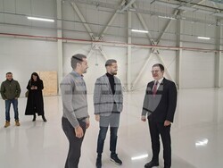 Министър Пулев връчи договор за насърчителни мерки за над 1,5 млн. лв. на компанията „Е-Велокс“