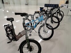 Министър Пулев връчи договор за насърчителни мерки за над 1,5 млн. лв. на компанията „Е-Велокс“