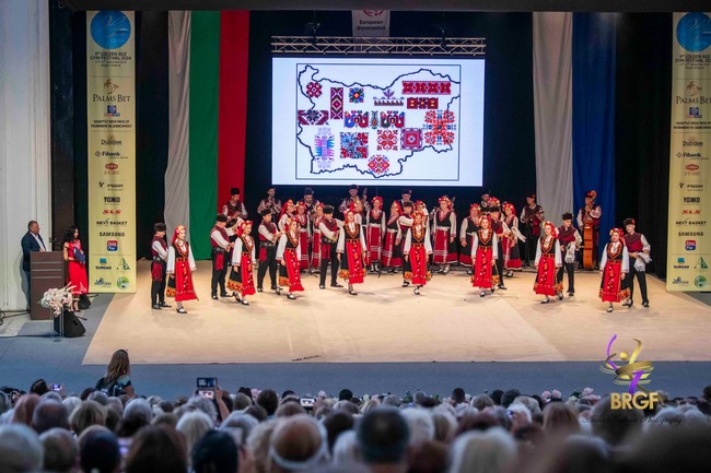 С официална церемония в Бургас беше дадено началото на Европейския фестивал по гимнастика "Golden Age Gym Festival 2024"