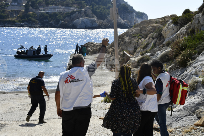 Гърция трябва да бъде наказана за злоупотреби срещу мигранти, смята служител на Фронтекс