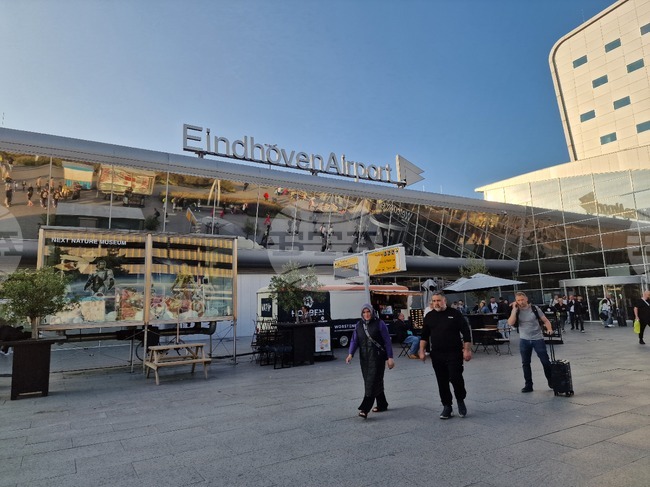 Почти 21 милиона пътници са преминали през летищата в Нидерландия през второто тримесечие на 2025 г., сочат статистически данни 