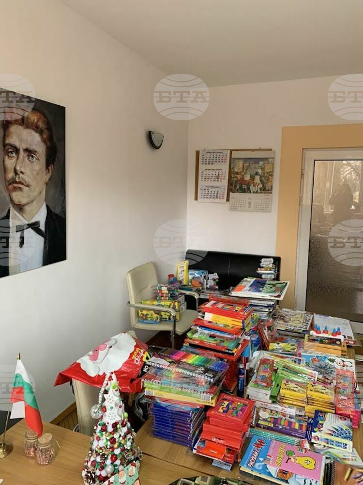 Четвъртата кампанията „Чудната елха“ на старозагорския омбудсман Надежда Чакърова зарадва децата с увреждания