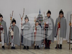 Областният управител и колективът на Областна администрация Видин посрещнаха коледарска дружина от Народно читалище „Цвят“