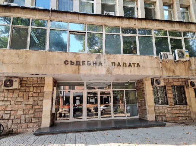 Съдът в Монтана постави под домашен арест мъж за блудствени действия чрез сила и заплахи с по-възрастна от него жена