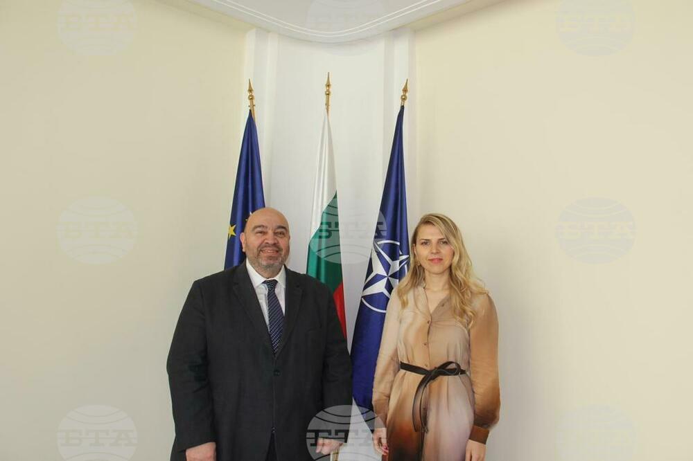 New Greek Ambassador Presents Letters of Credence