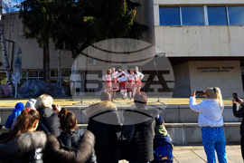 Самоков - благотворителен ученически коледен базар