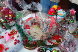 Самоков - благотворителен ученически коледен базар