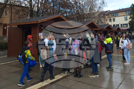 Самоков - благотворителен ученически коледен базар