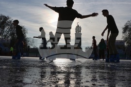 Кънки на лед – пързалка