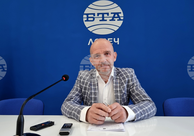 Национален пресклуб на БТА Ловеч - Стефан Тихолов - пресконференция